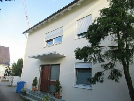 Zwei Doppelhaushälften mit 3 Wohneinheiten in Straubing Alburg