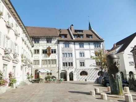 Liebevoll renovierte, möblierte Büroräume im historischen Gebäude in der Stadtmitte mit TG-Stellplatz.