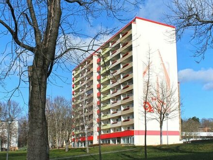 3-Raum-Wohnung mit großem Balkon und Aufzug