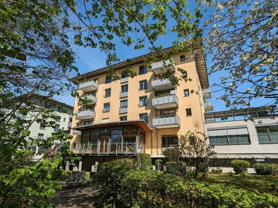 Barrierefreie, moderne 3-Zimmer-Wohnung mit Südbalkon und herrlichem Blick auf den Aurachpark