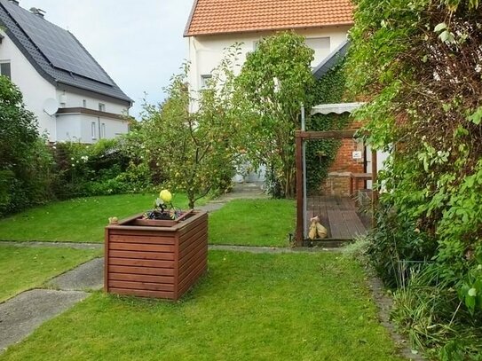 Lippstadt-Süd, TOP-Angebot, 1-2 Familien-Doppelhaushälfte -mit Anbau und wunderschönem Garten- in Sackgassenlage