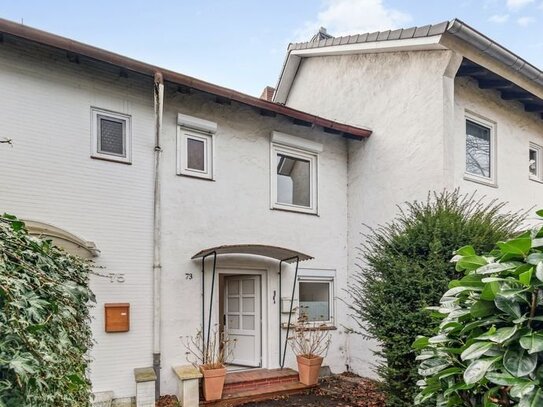 Gemütliches Reihenmittelhaus mit sonniger Terrasse und Balkon an der Elbe!