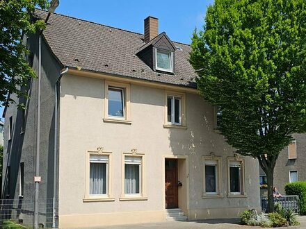 freistehndes 3 Familien-Haus mit 1.003m² Grundstück