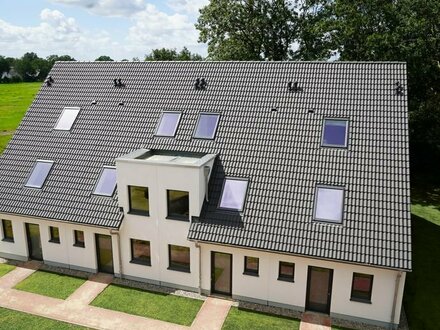 NEUBAU - BEZUGSFERTIG | Courtagefreies Endreihenhaus mit großem Garten | Open-House-Besichtigung am 03.03. (13-14 Uhr)