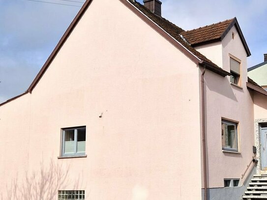 Sehr gepflegtes freistehendes Einfamilienhaus in Fürth - Ottweiler