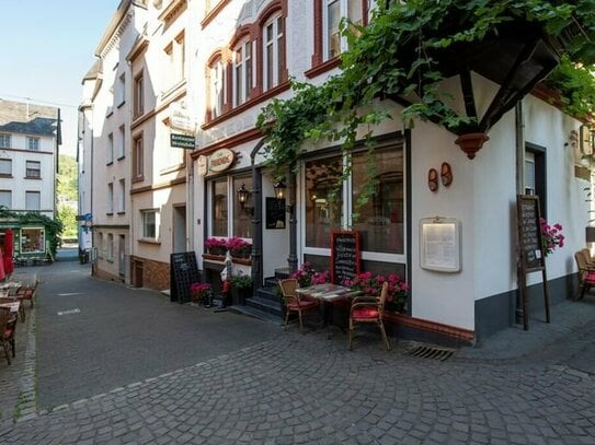 Restauriertes Fachwerkhaus im Jugendstil mit drei Wohnungen und Gastronomie in Zeller Altstadt