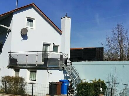 Gepflegtes renoviertes Einfamilienhaus mit viel Platz und großer sonniger Terrasse