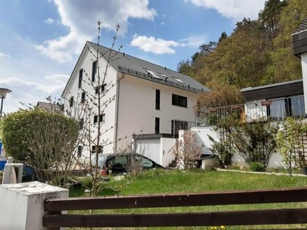 Schöne 3 ZKB-Wohnung mit Balkon und Stellplatz in Kipfenberg