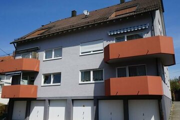 Helle, geräumige 3,5 Zimmer-Eigentumswohnung mit Balkon, Garage und 2 Pkw-Stellplätzen