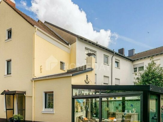 Charmantes Einfamilienhaus mit Nebenhaus und idyllischem Hof: Viel Potenzial für Ihre Wohnträume