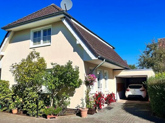 Eindrucksvolles Stadthaus mit Garage, pflegeleicht angelegtem Gartengrundstück mit überdachter Südwest- Terrasse in Bad…