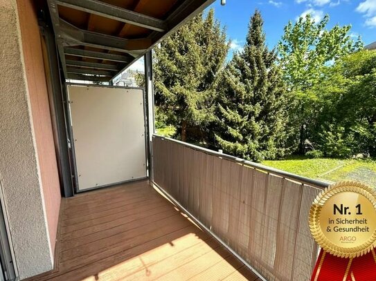 Wohnung mit Balkon, Tageslichtbad und neuer Einbauküche