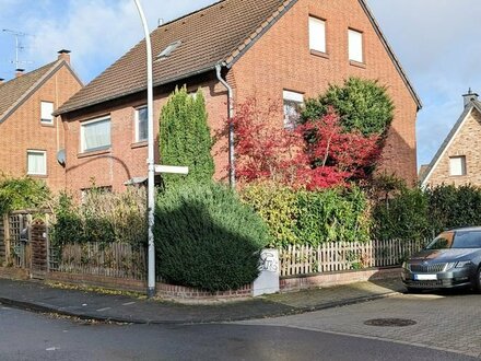 Gepflegtes 1-2-Familienhaus mit Palmengarten und Garage sucht nette Eigentümer