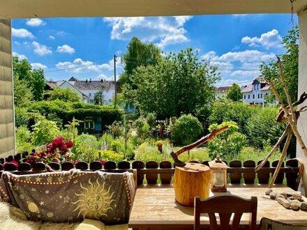 **Provisionsfrei für Käufer** Charmantes Zweifamilienhaus mit traumhaftem Garten in Kördorf