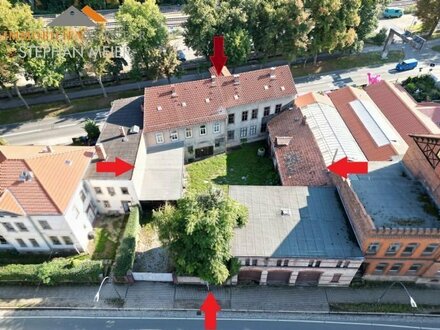 Großzügig Wohnen, auch für Handwerk und Gewerbe: Wohnhaus mit abgeschlossenem Innenhof | Nebengebäude | Stellplätze | G…