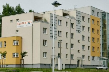 Helle, moderne Familienwohnung! Bad mit Wanne! Großer Süd-Ost-Balkon!