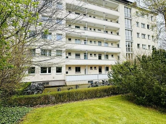 Vermiete 2,5-Zimmer-Wohnung mit Loggia in begehrter Uni- u. Förde-Nähe // Holtenauer Str., Belvedere