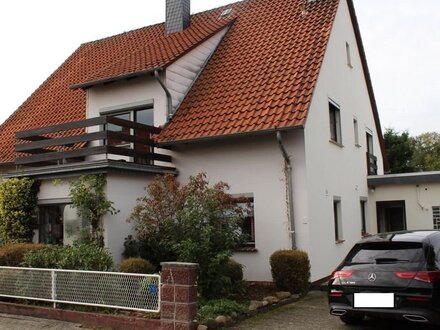 Ein- bis Zweifamilienhaus mit Garage auf großem Grundstück - Isenbüttel