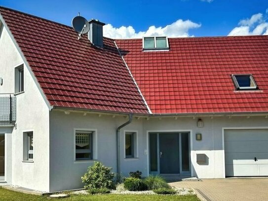 Exklusives Einfam.-Wohnhaus mit Keller, Garage und Garten in beliebter Wohnlage, Bj. 2002, Wohnfl. 160m², Grund 692m²!