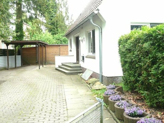 25355 Barmstedt - Einfamilienhaus , Stadthaus - mit Garten , mitten in der Stadt und doch ruhig gelegen !