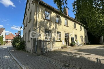 Vermietetes, renovierungsbedürftiges Mehrfamilienhaus mit 6 Wohneinheiten