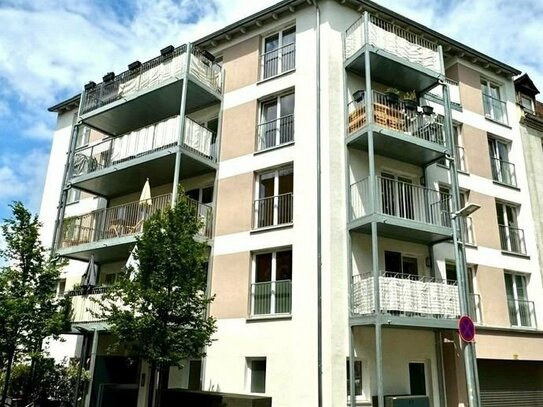 *Umzugspauschale i.H.v. 1.400,- €* Lichtdurchflutete 3-Zimmer Wohnung mit Balkon in Altstadt-Nähe!!