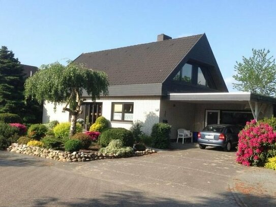 Sehr schönes Einfamilienhaus mit Carport vor den Toren Oldenburgs