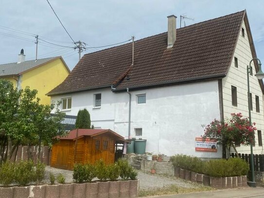 Einfamilienhaus mit viel Platz und Garten sucht neuen Eigentümer