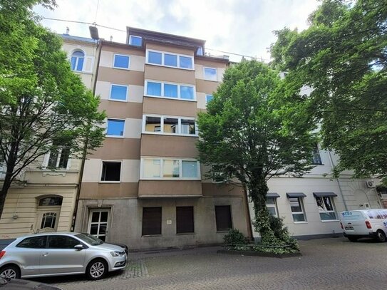 Vollständig sanierte 3 Zimmer Wohnung mit Balkon in bester Citylage