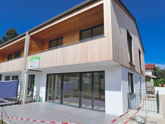 Erstbezug Neubau: Moderne Doppelhaushälfte mit sonnigem Westgarten und Terrasse