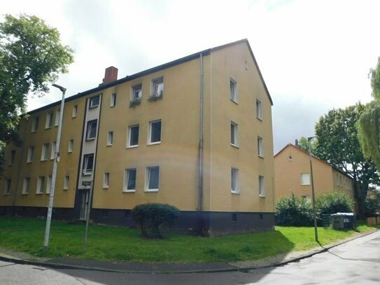 Gemütliche Wohnung im Erdgeschoss! Oberboden und Tapeten sind vorhanden, ideal auch im Alter!