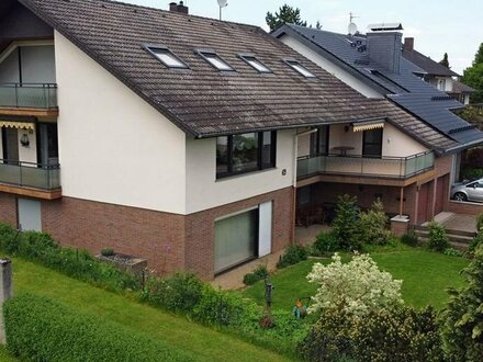 Hofheim-Diedenbergen: 2 Familien- oder XXL-Haus in Feldrandlage