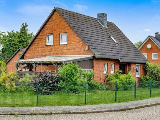 *** Einfamilienhaus mit Carport und großem Grundstück in zentraler Lage in Wildeshausen ***