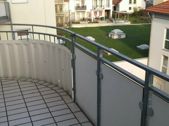 2-3 Raumwohnung mit Balkon- ab sofort frei