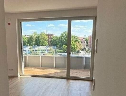 ERSTBEZUG! Lichtdurchflutete 4-Zimmer-Wohnung mit Balkon