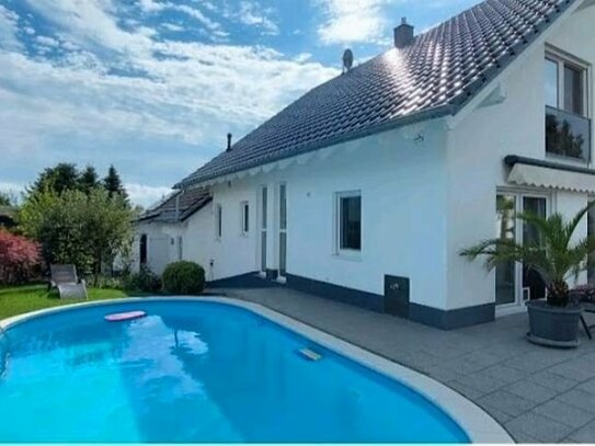 Villa Einfamilienhaus mit Pool, Sauna Top-Ausstattung