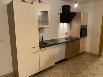 All inclusiv 850,- Euro (Möblierte Single-Souterrain- Wohnung)