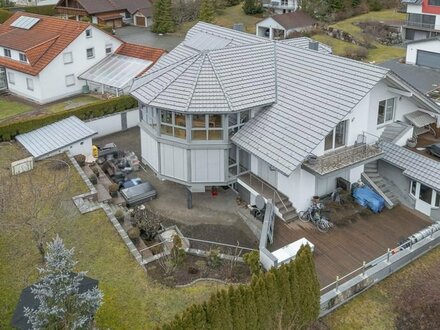 Modernes Zweifamilienhaus mit einer Einliegerwohnung