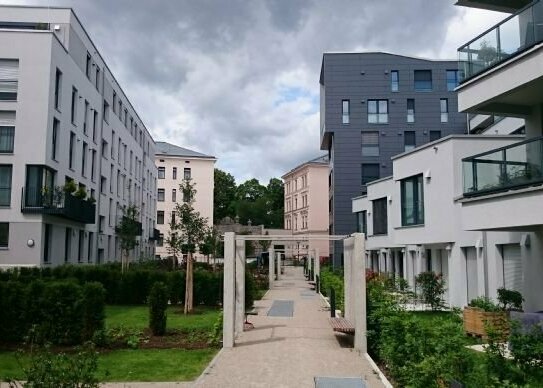 Ideal für Münchenpendler: Exclusive lichtdurchflutete 3-Zi Neubauwohnung in der Innenstadt mit Garten