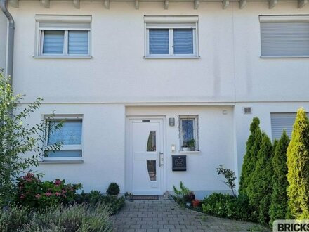 Gersthofen - Platz für die ganze Familie: RMH mit 4 Zimmern, Terrasse, Garten, Garage und Stellplatz!