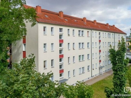 2-Raum-Wohnung mit Balkon in Neustadt!