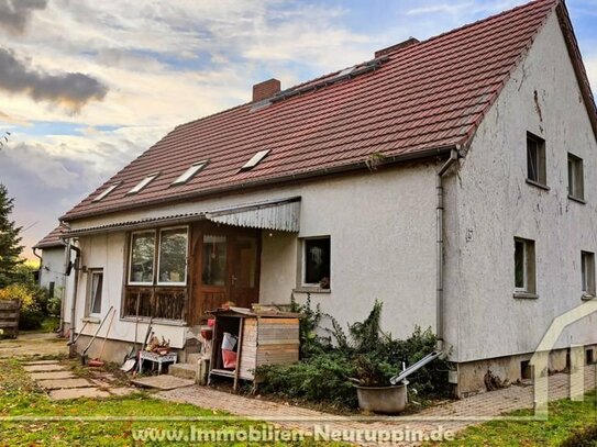 Reserviert - Ohne direkte Nachbarn - Zweifamilienhaus mit Ausbaureserve und unverbautem Feldblick