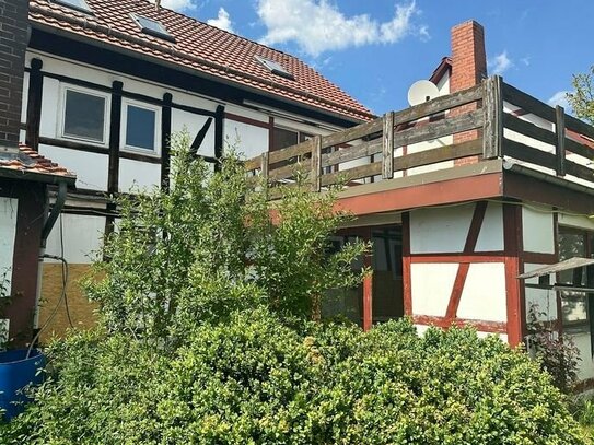 Sibbesse-Adenstedt: Großzügige Doppelhaushälfte mit Sauna, Balkon und Garage