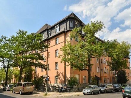 3-ZIMMER-WOHNUNG | RENOVIERUNGSBEDÜRFTIG | ALTBAU IN BERLIN-WESTEND | PROVISIONSFREI!