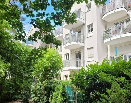 Helle gemütliche Wohnung mit BALKON + EBK mit Blick in grüne Parkanlage