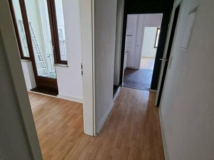 Steintor - helle, geräumige 2 Zimmer Wohnung ab 1. Mai