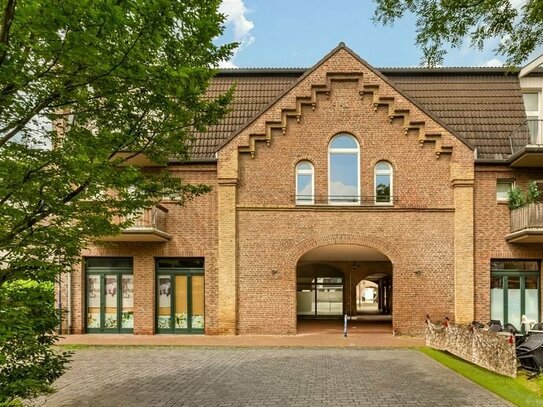 Schönes Wohnen auf dem Vierkanthof: Idyllische Einzimmerwohnung mit Balkon in Meerbusch-Osterrath