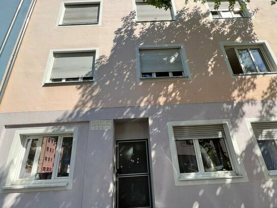 2-Zimmer Wohnung, 52 m², mit schönen Balkon und Keller, 10 Meter zur U1 Maffeiplatz.