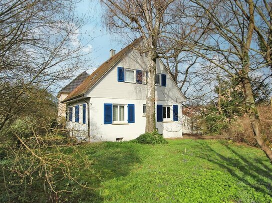 Altbau-Einfamilienhaus mit viel Potenzial auf großem Grundstück