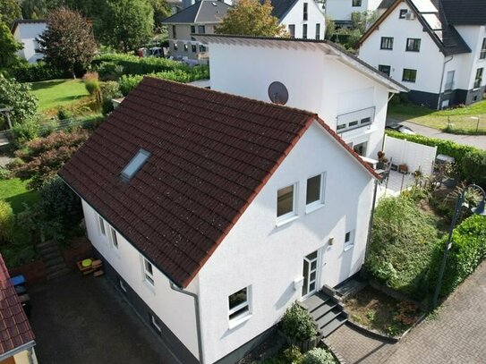 Neuwertiges Einfamilienhaus mit Garten in Weitersburg